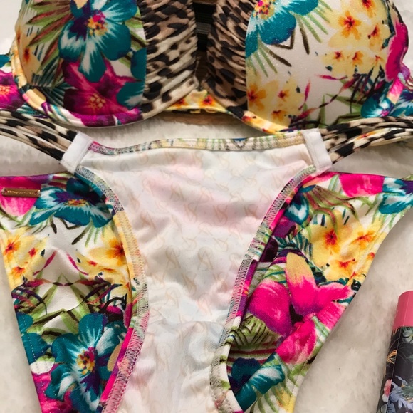 Victoria’s Secret print Bikini double push-up! - Picture 16 of 16
